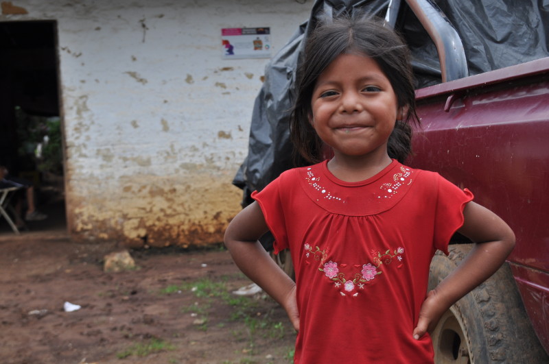 Una pequeña niña, habitante de una de las comunidades nahuas enclavadas en la Sierra de Manantlán. Foto: César Octavio Huerta