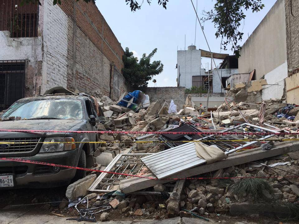 Explosión de una vivienda en la colonia Tabachines de Zapopan. Foto: Facebook